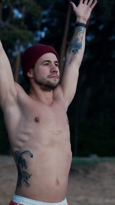 Tattooed Swimmer Embraces The Chill Of Winter Waters