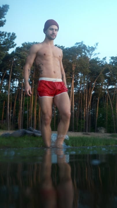 Brave Man Takes A Plunge In Chilly Waters