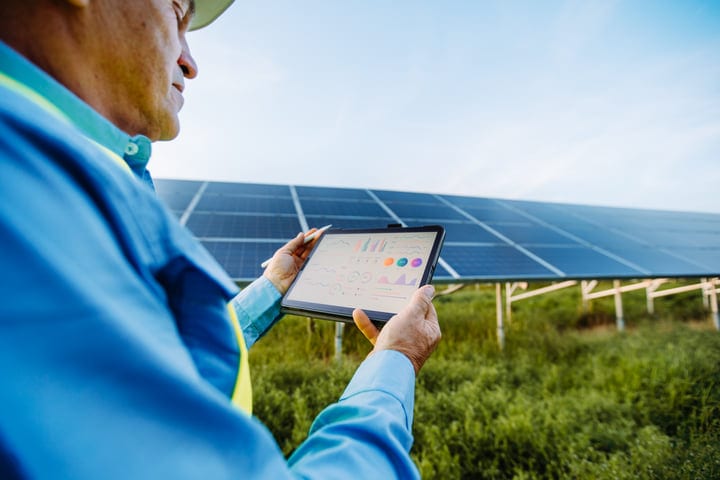 Engineer Analyzes Solar Panel Data Under Clear Skies