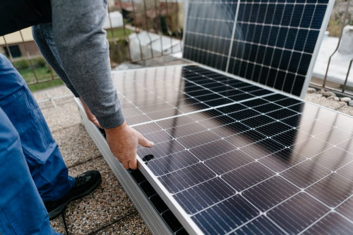 Hands-On Expertise In Rooftop Solar Panel Installation