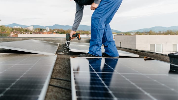 Engineer Harnesses Sunlight On Rooftop Solar Panels