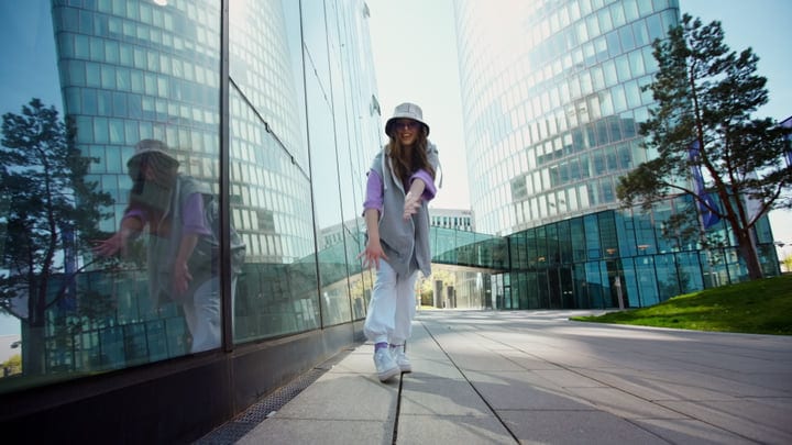 Street Dancer's Grace Reflects Urban Rhythm