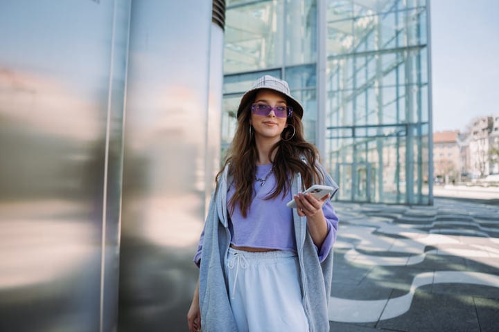 Urban Rhythms: Casual Stroll With a Modern Beat