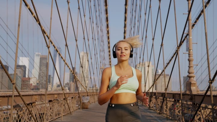 Morning Run Across Iconic Brooklyn Bridge
