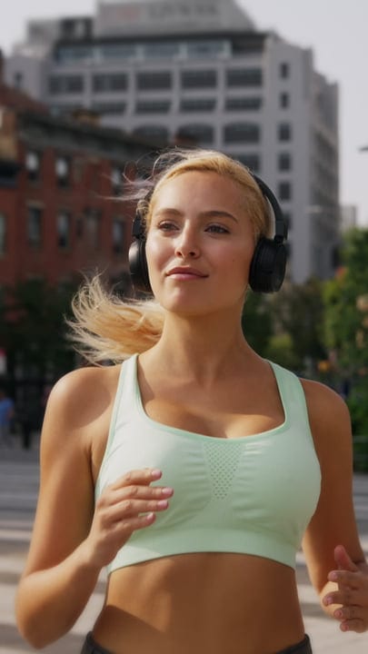City Runner Embraces the Morning Energy in NYC Streets