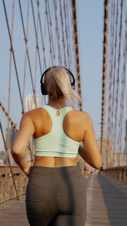 Morning Run Across Iconic Brooklyn Bridge