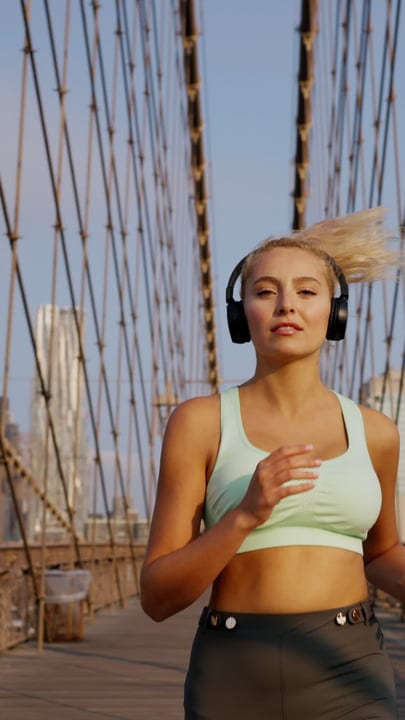 Energetic Morning Run Across Iconic Brooklyn Bridge