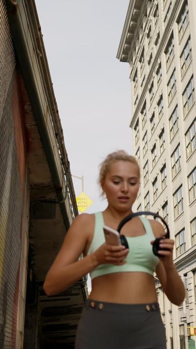 Urban Runner Tunes In For A City Sprint