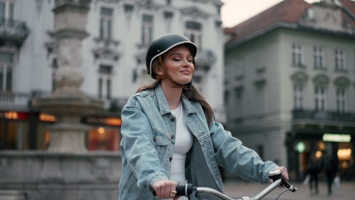 Urban Cyclist Finds Serenity In Morning Commute