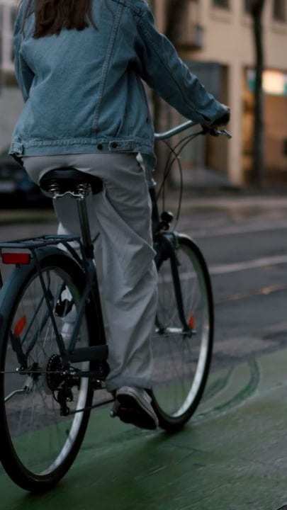 Casual Ride Through The City On A Breezy Evening