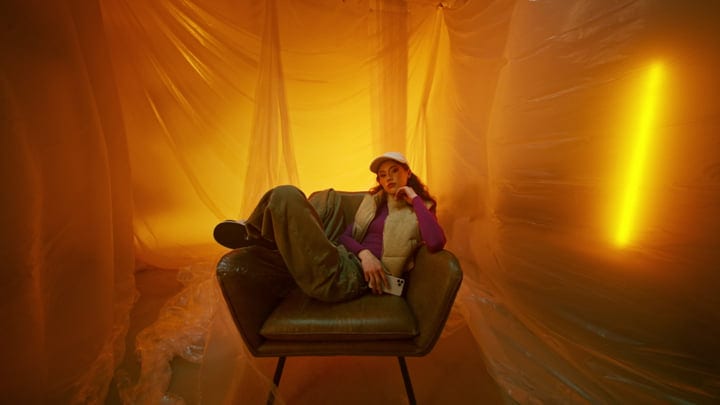 Warm Hues and Relaxed Vibes in Fashion Studio Portrait