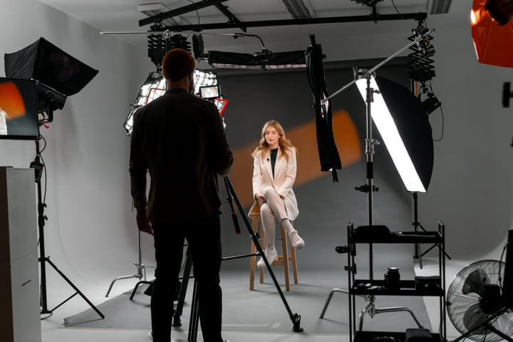 Behind The Scenes: Photographer Captures Studio Portrait Perfection