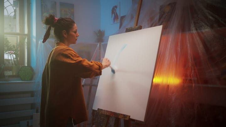 Artist Finds Inspiration In Soft Studio Light