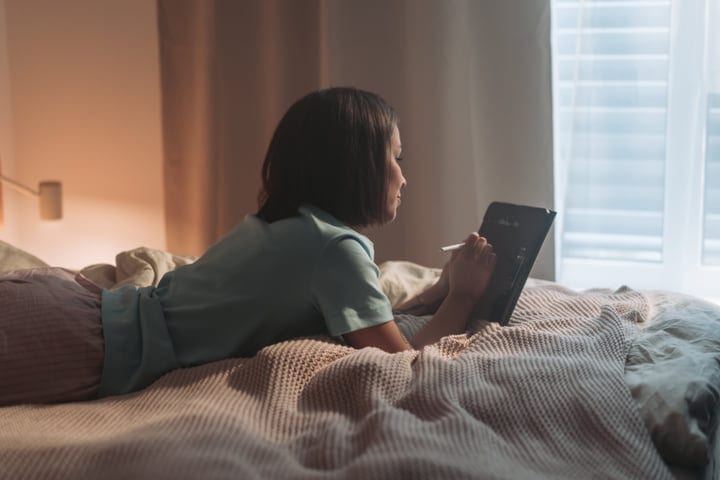 Morning Light, Digital Escape: A Quiet Start
